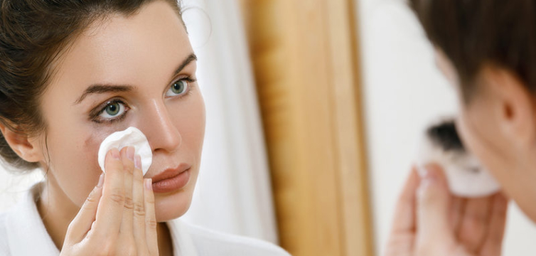 Всичко което трябва да знаете за мицеларната вода